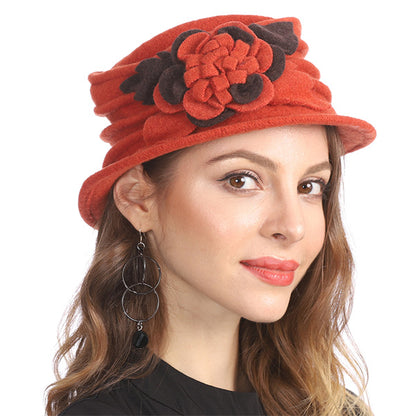 Damen Kleid aus gekochter Wolle Cloche Wintermütze 1920er Jahre 