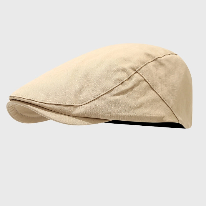 Beige flat cap with an adjustable fit. Ideal for daily casual wear with a comfortable and stylish design.
