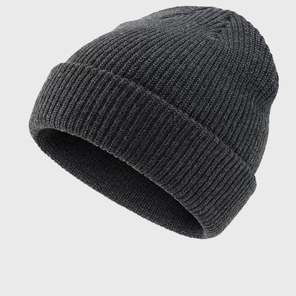 Grey ribbed knit beanie – Timeless and cozy, perfect for staying warm during the winter season and casual outings.