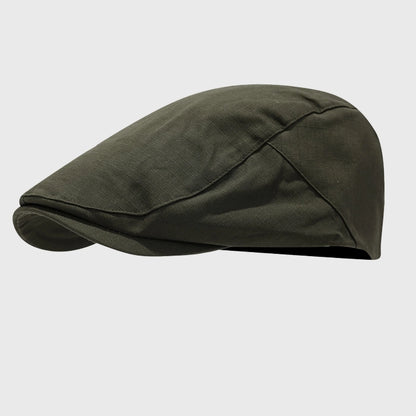 Green flat cap with adjustable design. Casual style for streetwear or daily outings. A classic vintage look.
