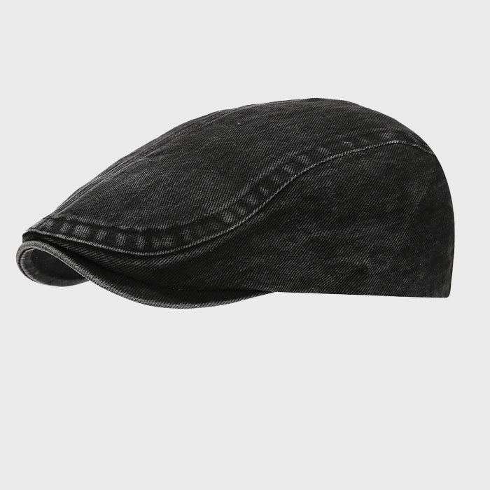 Water-washed flat hat with a vintage ivy cap design. Adjustable fit, perfect for casual outfits and street style looks.