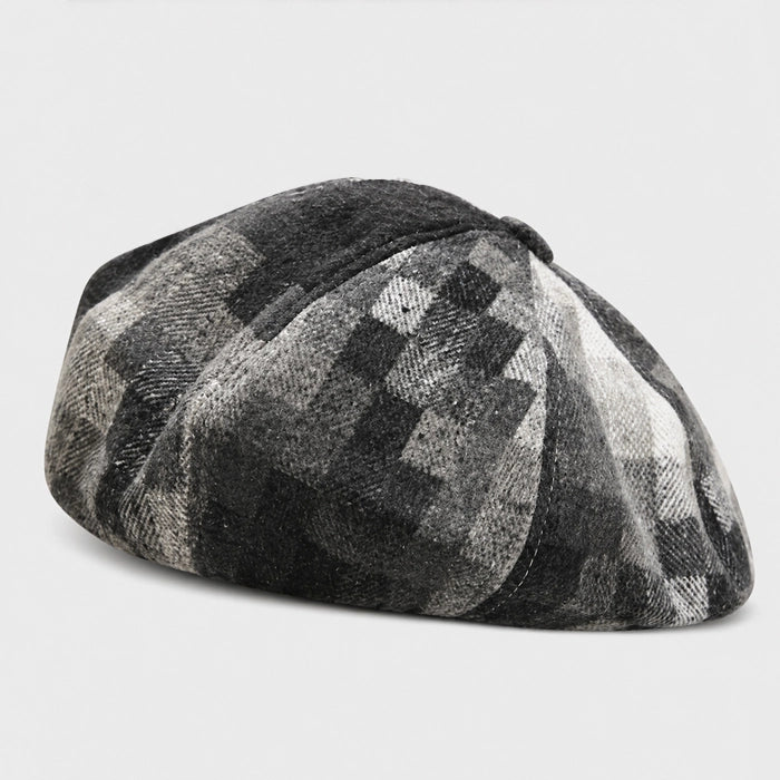 Adjustable pink beret hat for women, stylish and trendy for retro-inspired winter fashion.